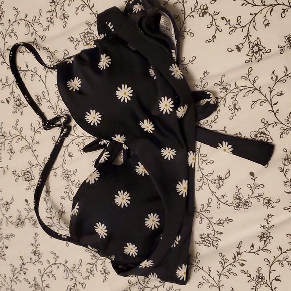 Lot of 3 xs swim tops - Picture 8 of 11